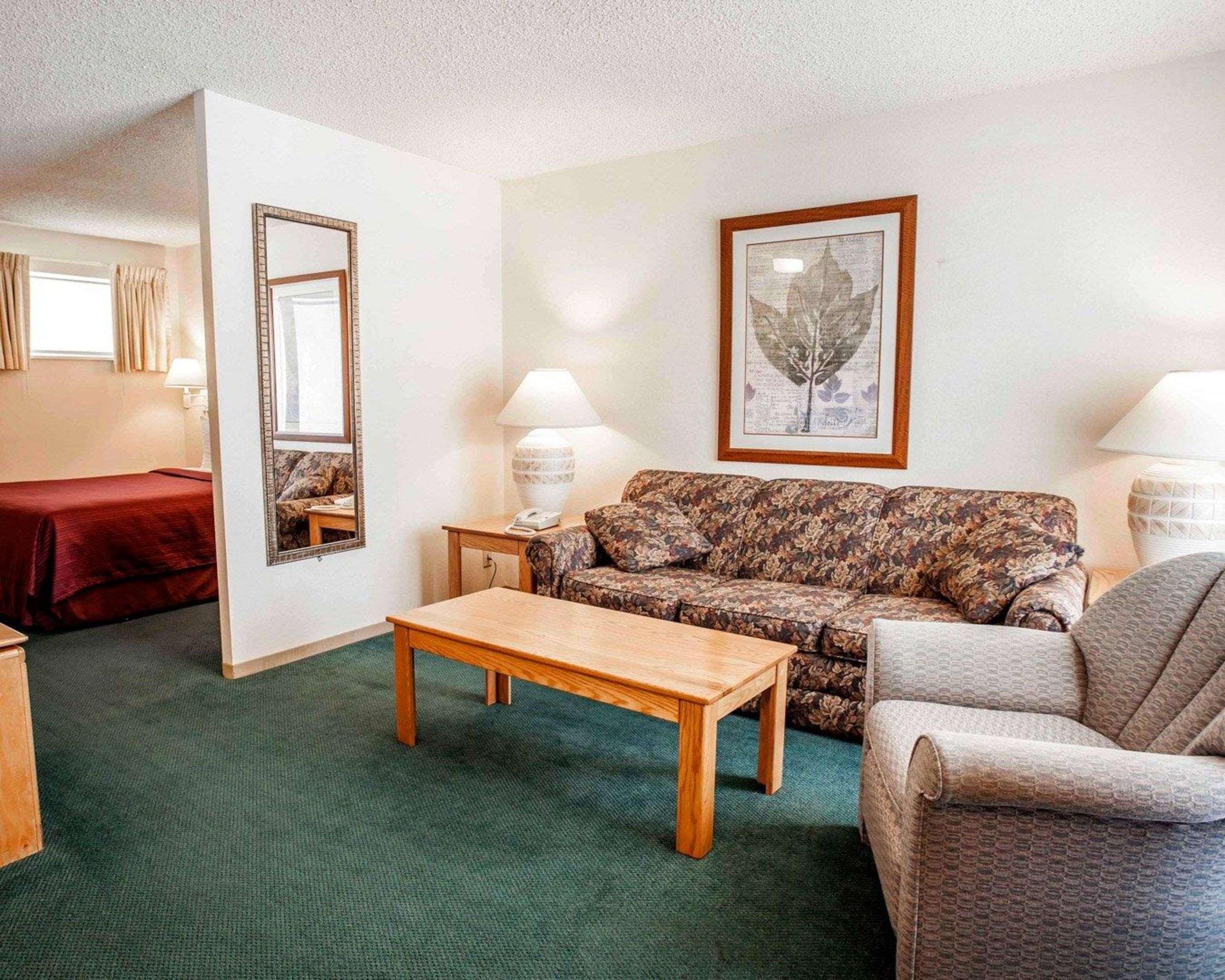 Quality Inn & Suites Bremerton Near Naval Shipyard Buitenkant foto